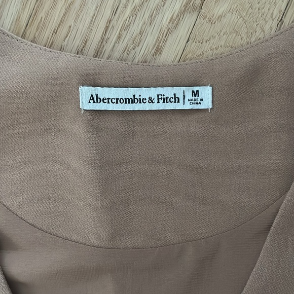 A&F vest - Picture 3 of 4